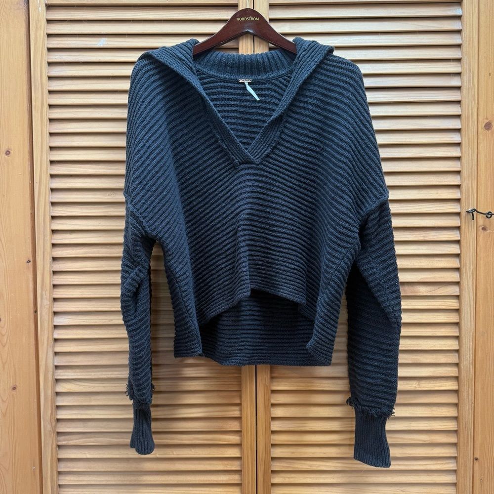 Free people V neck Black Sweater size XS